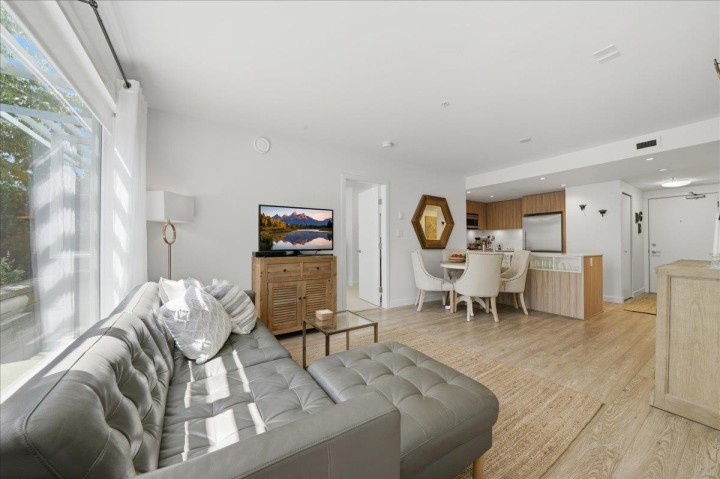 Photo 6 at 207 - 1061 Marine Drive, Norgate, North Vancouver