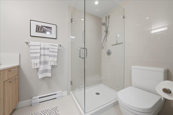 Photo 24 at 207 - 1061 Marine Drive, Norgate, North Vancouver