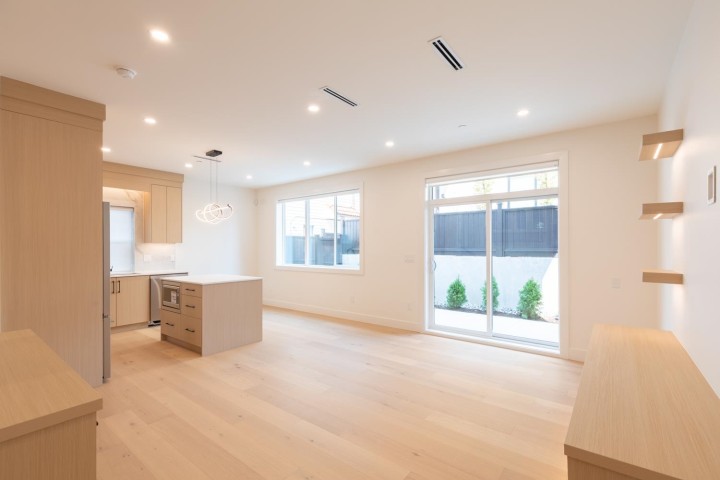 Photo 3 at 2 - 3615 Turner Street, Renfrew VE, Vancouver East