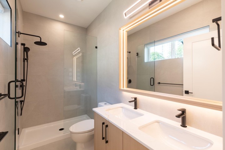 Photo 20 at 2 - 3615 Turner Street, Renfrew VE, Vancouver East