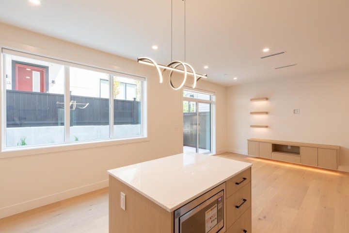 Photo 10 at 2 - 3615 Turner Street, Renfrew VE, Vancouver East