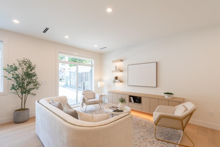 Photo 2 at 4 - 3615 Turner Street, Renfrew VE, Vancouver East