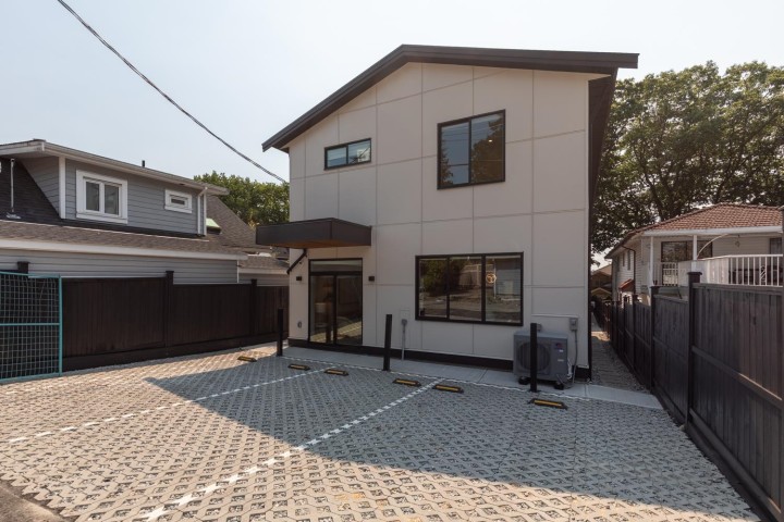 Photo 22 at 4 - 3615 Turner Street, Renfrew VE, Vancouver East