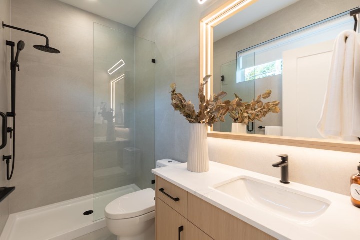 Photo 21 at 4 - 3615 Turner Street, Renfrew VE, Vancouver East