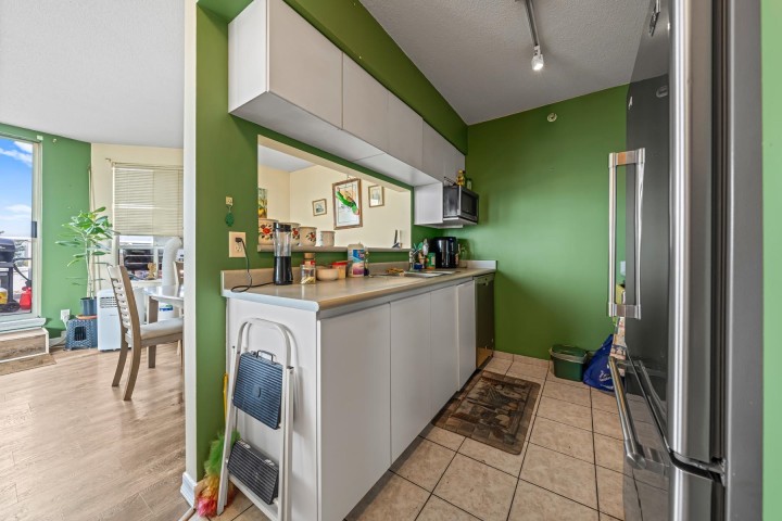 Photo 10 at 1405 - 3489 Ascot Place, Collingwood VE, Vancouver East