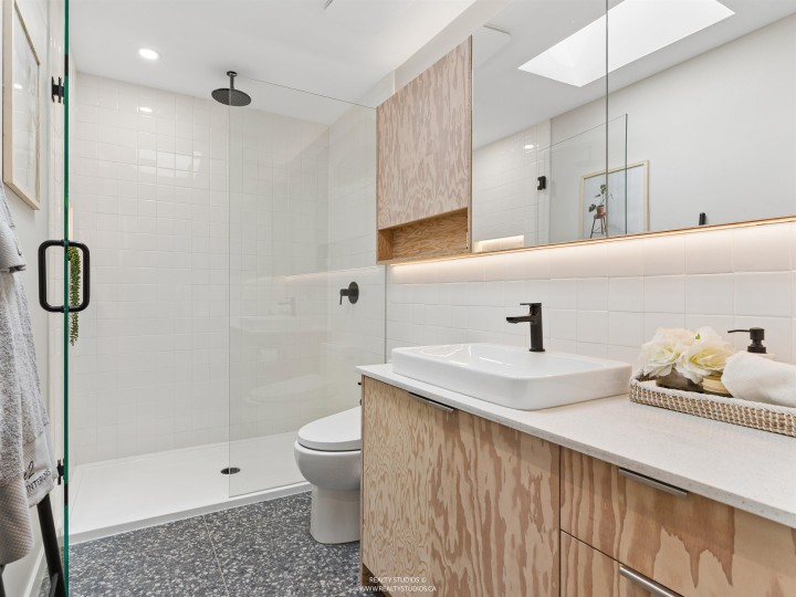 Photo 23 at 476 E 29th Avenue, Fraser VE, Vancouver East