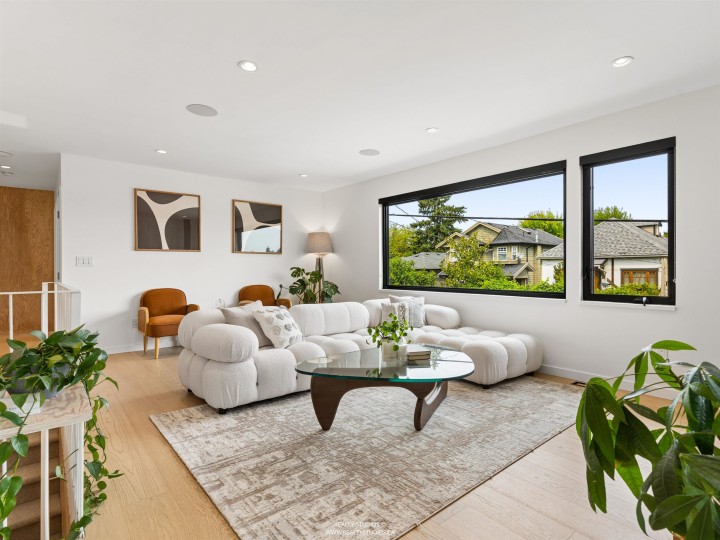 Photo 7 at 476 E 29th Avenue, Fraser VE, Vancouver East