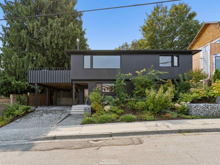 Photo 1 at 476 E 29th Avenue, Fraser VE, Vancouver East