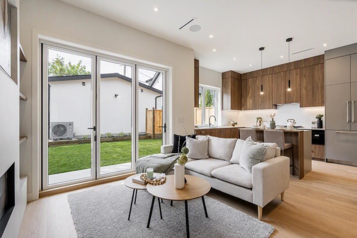 Photo 2 at 2 - 456 E 38th Avenue, Fraser VE, Vancouver East