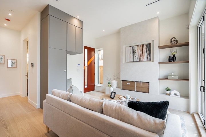 Photo 3 at 2 - 456 E 38th Avenue, Fraser VE, Vancouver East