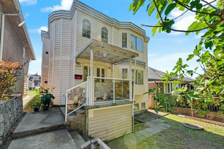 Photo 1 at 3630 Cambridge Street, Hastings Sunrise, Vancouver East