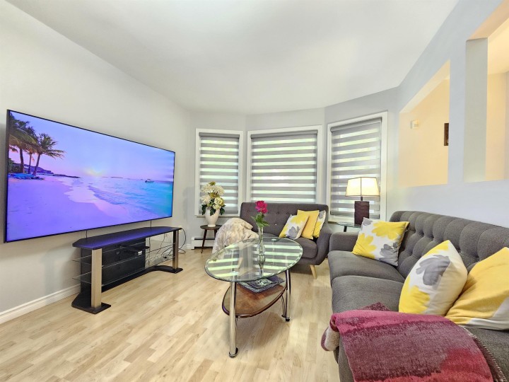 Photo 9 at 5521 Dundee Street, Collingwood VE, Vancouver East