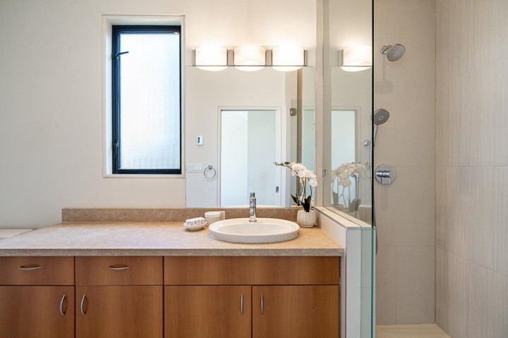 Photo 16 at 1 - 1425 W 11th Avenue, Fairview VW, Vancouver West