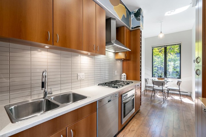 Photo 9 at 1 - 1425 W 11th Avenue, Fairview VW, Vancouver West