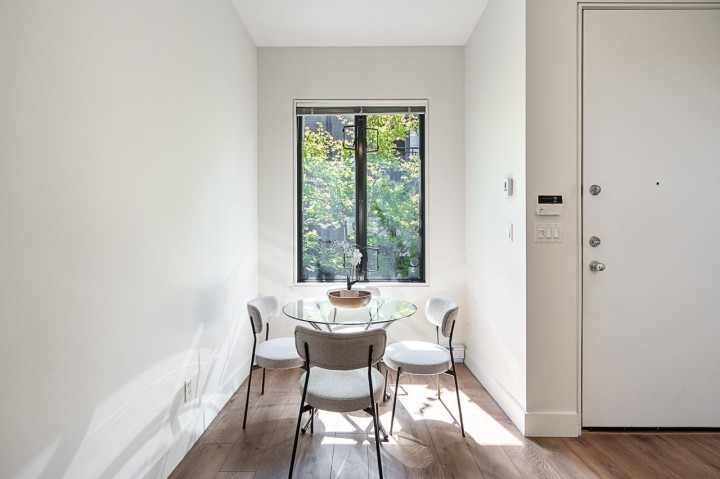 Photo 11 at 1 - 1425 W 11th Avenue, Fairview VW, Vancouver West