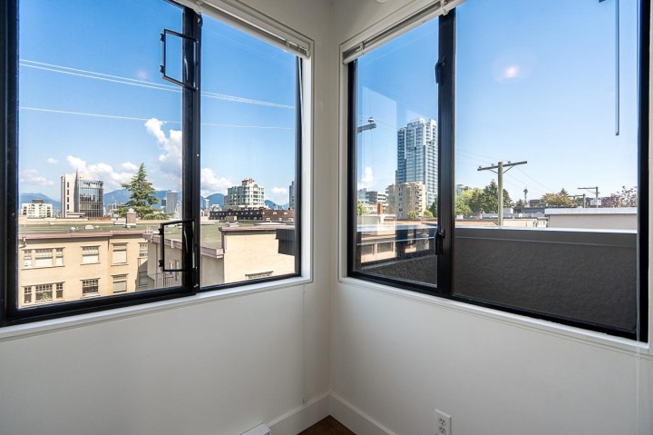Photo 19 at 1 - 1425 W 11th Avenue, Fairview VW, Vancouver West