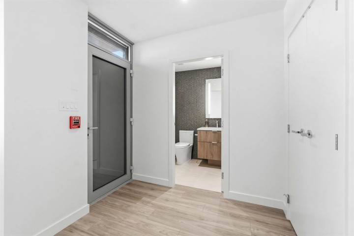 Photo 9 at TH 109 - 755 Harbourside Drive, Harbourside, North Vancouver