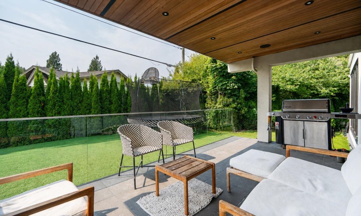 Photo 13 at 955 Forest Hills Drive, Edgemont, North Vancouver