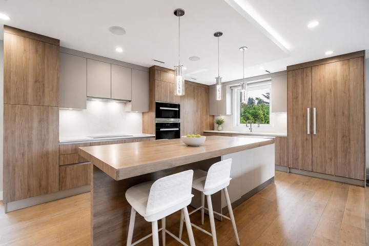 Photo 8 at 955 Forest Hills Drive, Edgemont, North Vancouver