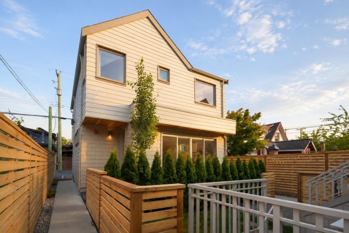 Photo 17 at 593 E 49th Avenue, Fraser VE, Vancouver East