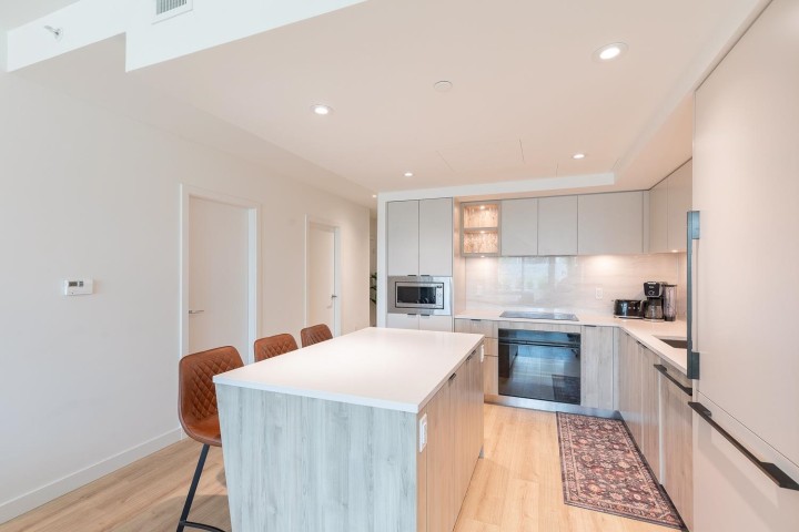 Photo 10 at 107 - 755 Harbourside Drive, Harbourside, North Vancouver