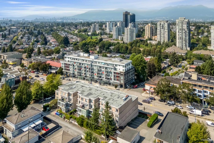 Photo 23 at 209 - 5818 Lincoln Street, Killarney VE, Vancouver East