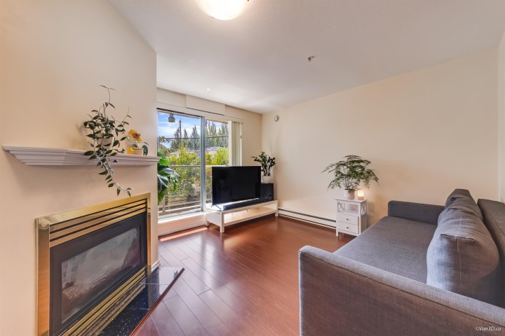 Photo 6 at 209 - 5818 Lincoln Street, Killarney VE, Vancouver East