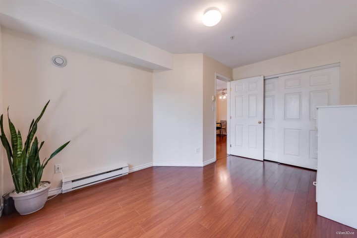 Photo 16 at 209 - 5818 Lincoln Street, Killarney VE, Vancouver East