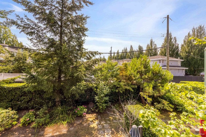 Photo 8 at 209 - 5818 Lincoln Street, Killarney VE, Vancouver East