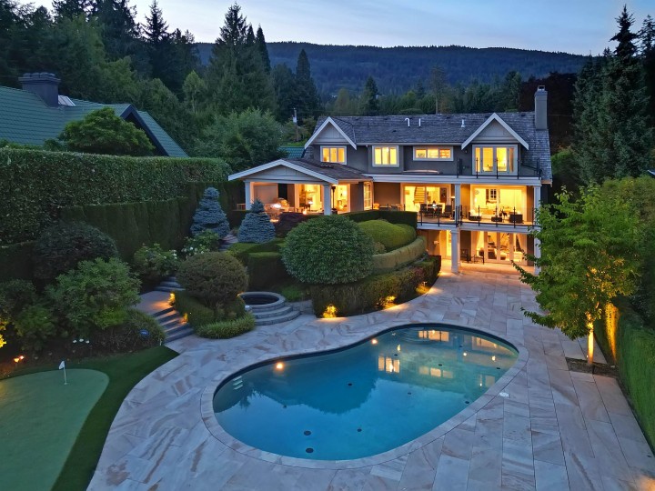 Photo 2 at 2920 Mathers Avenue, Altamont, West Vancouver