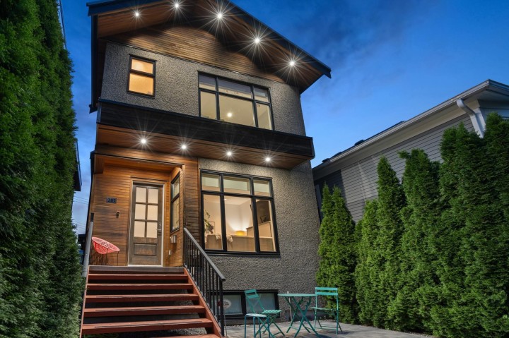 Photo 3 at 285 E 19th Avenue, Main, Vancouver East
