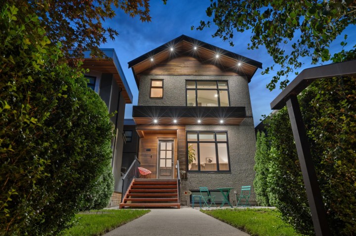 Photo 1 at 285 E 19th Avenue, Main, Vancouver East