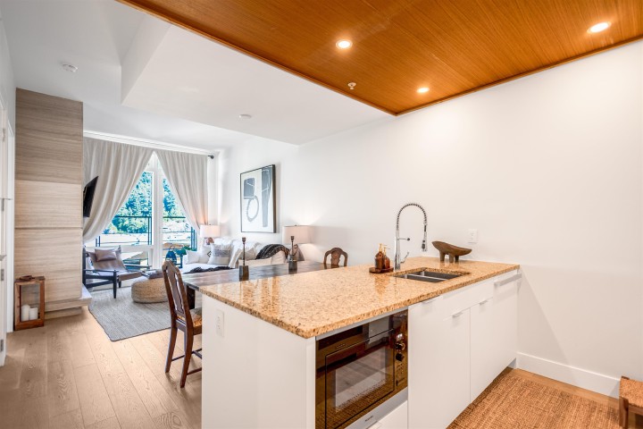 Photo 5 at 408 - 6687 Nelson Avenue, Horseshoe Bay WV, West Vancouver