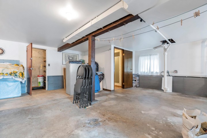 Photo 17 at 2560 Adanac Street, Renfrew VE, Vancouver East