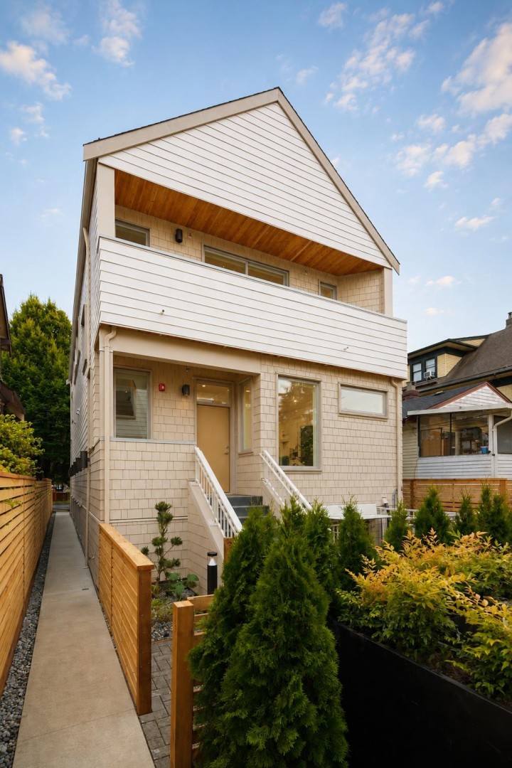 Photo 1 at 3 - 595 E 49th Avenue, Fraser VE, Vancouver East