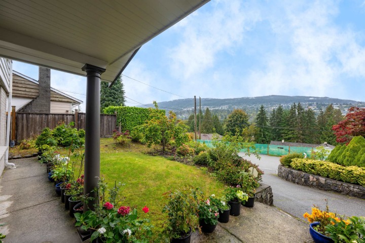 Photo 27 at 850 Jefferson Avenue, Sentinel Hill, West Vancouver