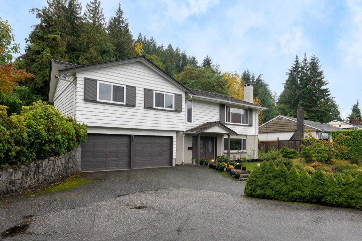 Photo 3 at 850 Jefferson Avenue, Sentinel Hill, West Vancouver