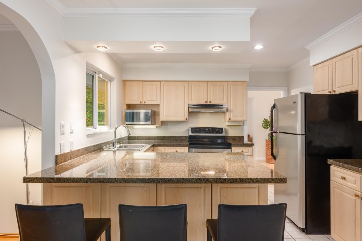 Photo 11 at 850 Jefferson Avenue, Sentinel Hill, West Vancouver