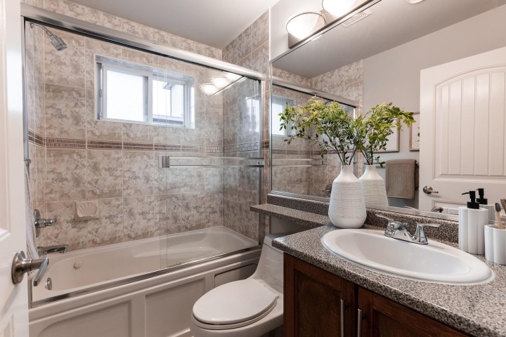 Photo 13 at 2139 Triumph Street, Hastings, Vancouver East