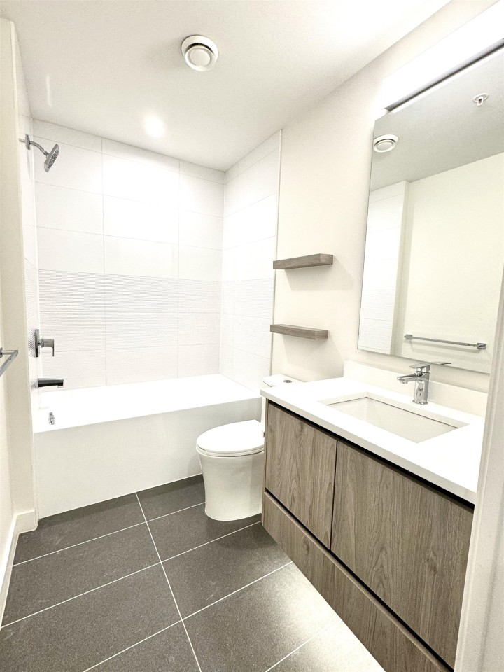 Photo 11 at 211 - 8398 Oak Street, Marpole, Vancouver West