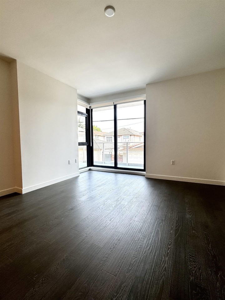 Photo 8 at 211 - 8398 Oak Street, Marpole, Vancouver West