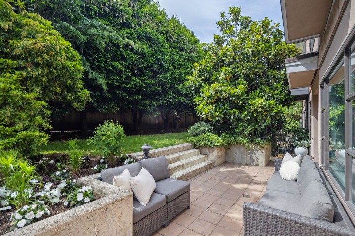 Photo 2 at 104 - 2119 Yew Street, Kitsilano, Vancouver West