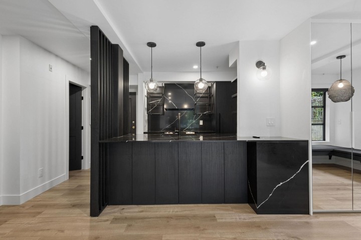 Photo 16 at 104 - 2119 Yew Street, Kitsilano, Vancouver West