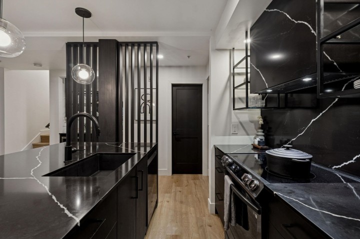 Photo 14 at 104 - 2119 Yew Street, Kitsilano, Vancouver West