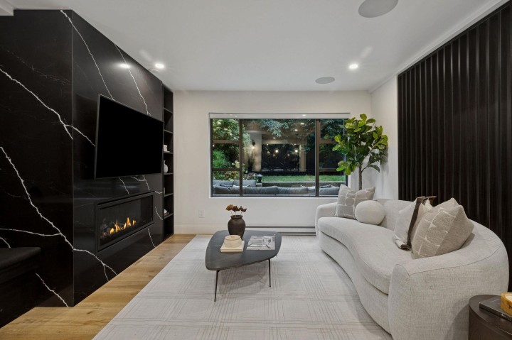 Photo 4 at 104 - 2119 Yew Street, Kitsilano, Vancouver West