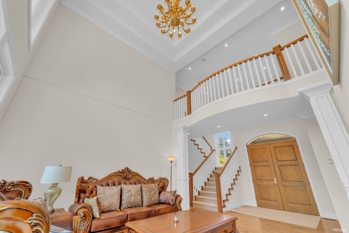 Photo 7 at 920 3rd Street, Cedardale, West Vancouver