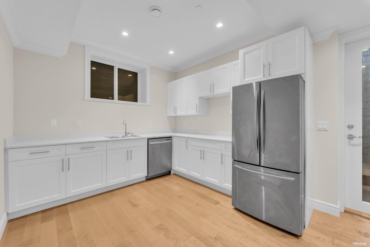 Photo 32 at 920 3rd Street, Cedardale, West Vancouver