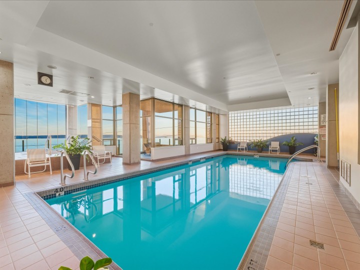 Photo 23 at 10 - 2250 Bellevue Avenue, Dundarave, West Vancouver