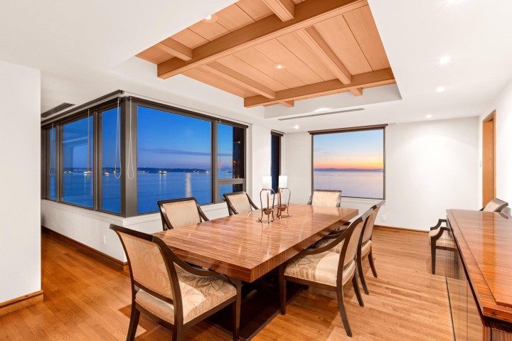 Photo 6 at 10 - 2250 Bellevue Avenue, Dundarave, West Vancouver