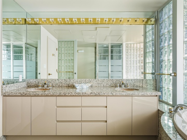 Photo 16 at 10 - 2250 Bellevue Avenue, Dundarave, West Vancouver